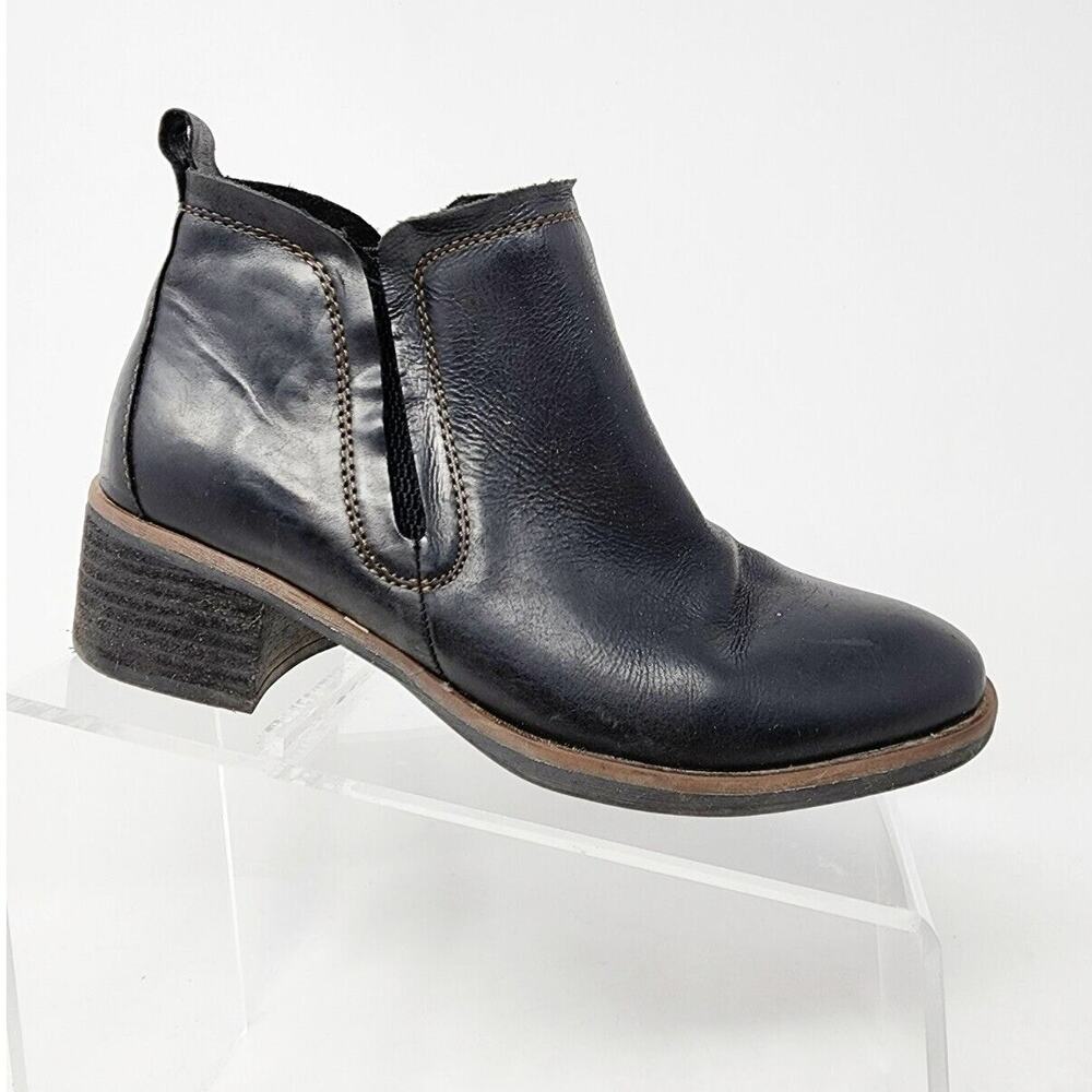 KORKS Women's Almond Toe Black Leather Pull On Chelsea Ankle Boot Booties Sz 7 M
